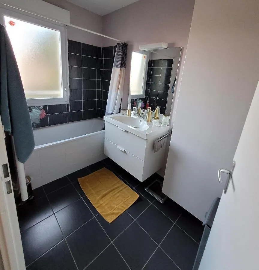 Homestay Chez Celine Apartment Geveze